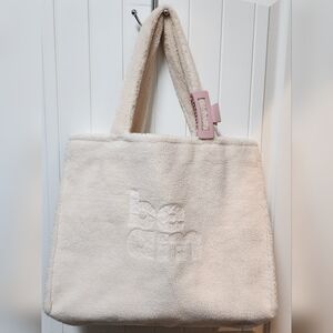 BE AM Teddy Tote - Comfy Big Furry Tote NWOT SALE SALE SALE 🤑🤑🤑🤑
